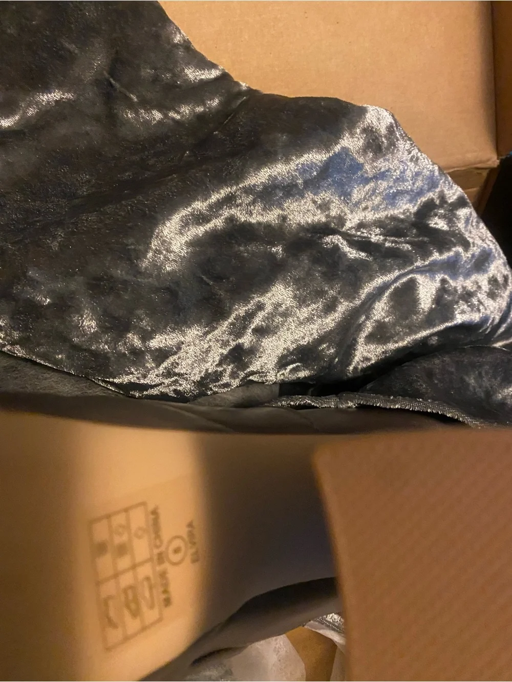 🔥Fashion Nova Grey Crushed Velvet Thigh-High Platform Boots – Size 8 – NWT